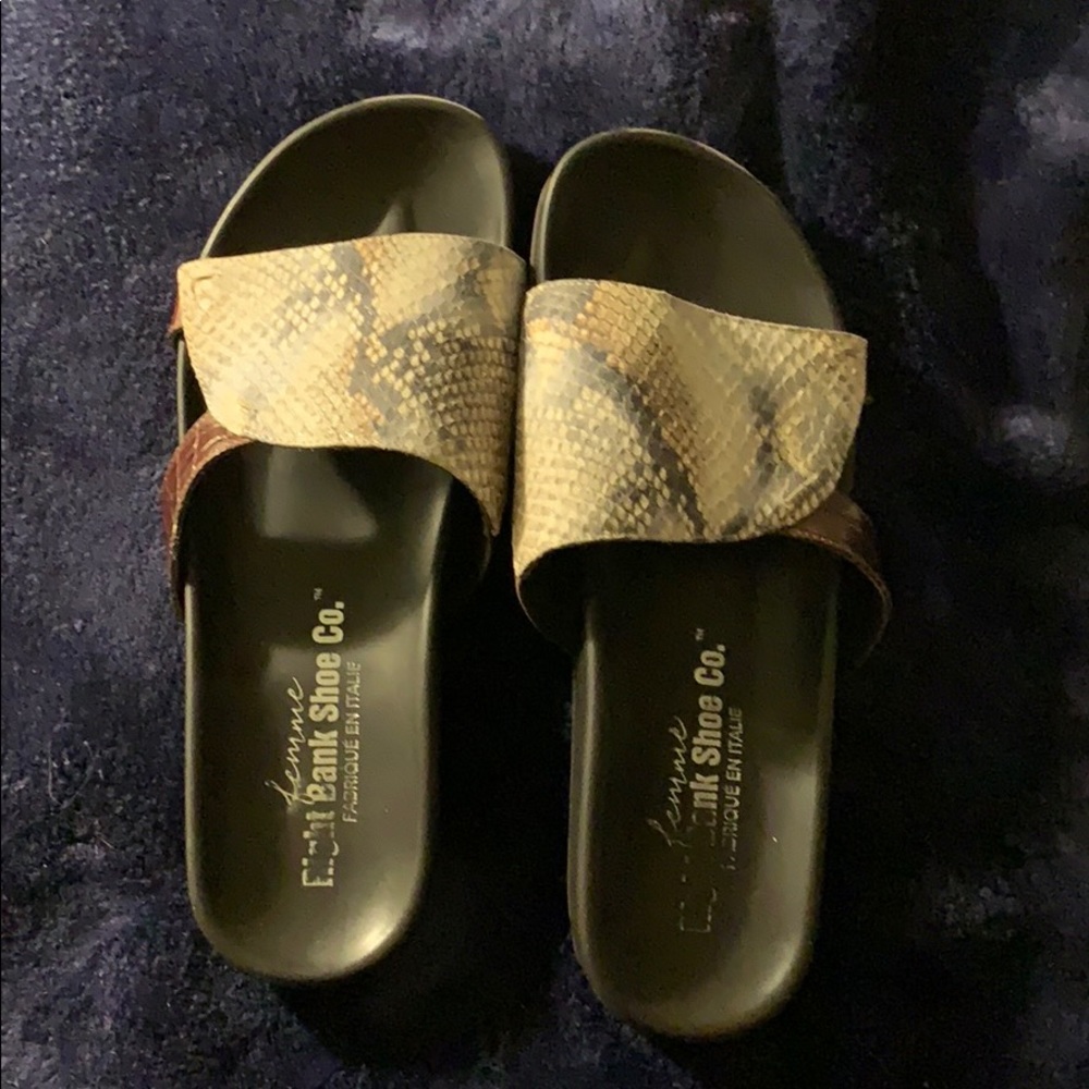 I’m selling these really comfortable sandals.